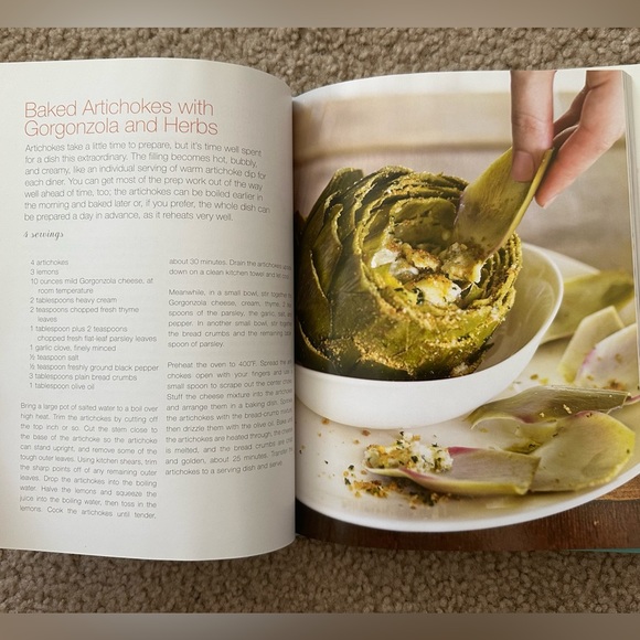 Giada’s Kitchen- New Italian Favorites Hardback Cookbook Like New - Picture 3 of 6